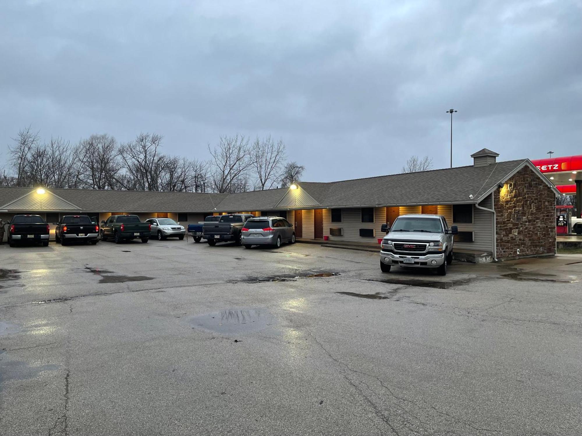 Economy & Motel Ashtabula